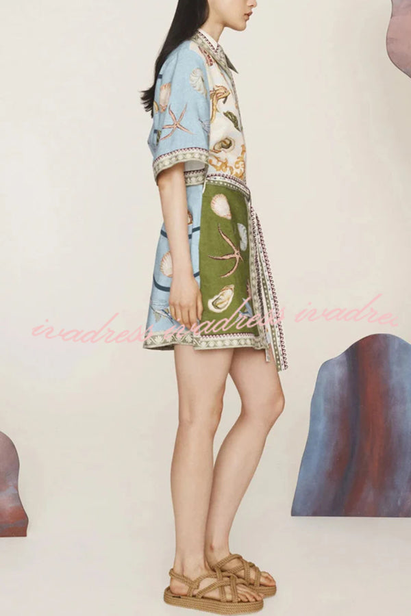 Vestido camisero corto con bolsillos y lazo, estampado único de mezcla de lino Deep Sea Dreaming 