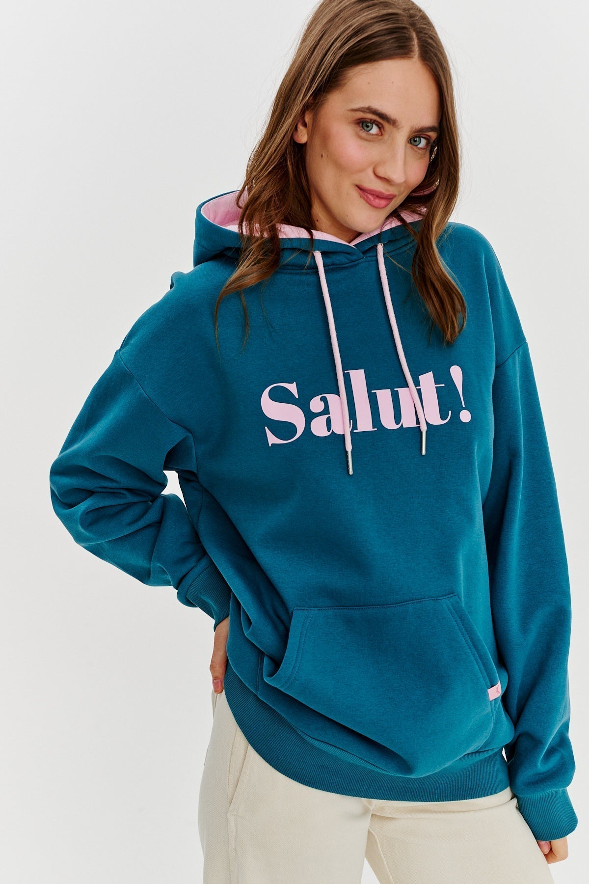 Maison “Salut!” Hoodie | Oversized Fit | Contrast Print