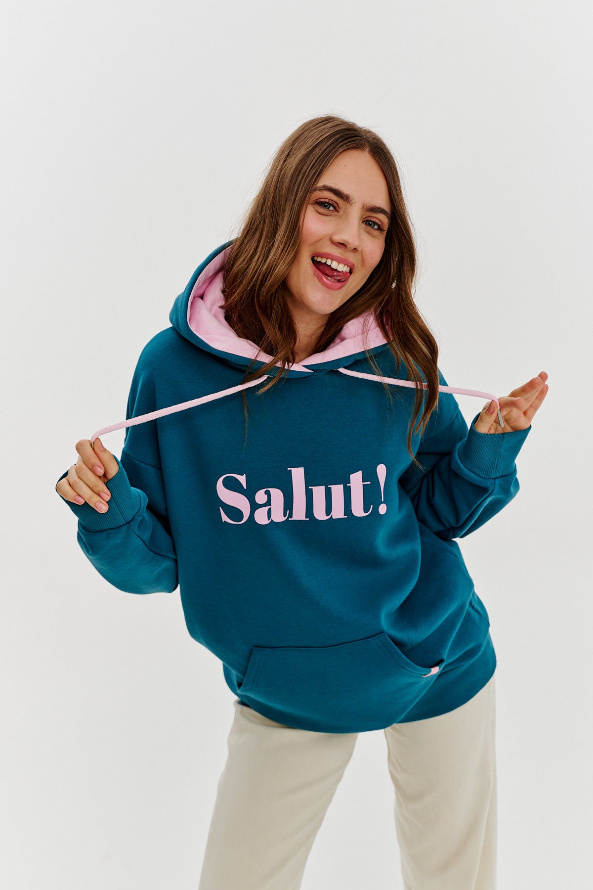 Maison “Salut!” Hoodie | Oversized Fit | Contrast Print