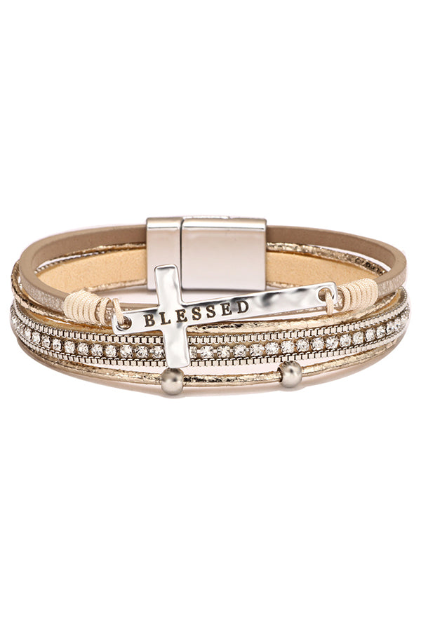 Pulsera con cierre magnético de diamantes y cruz bohemia 