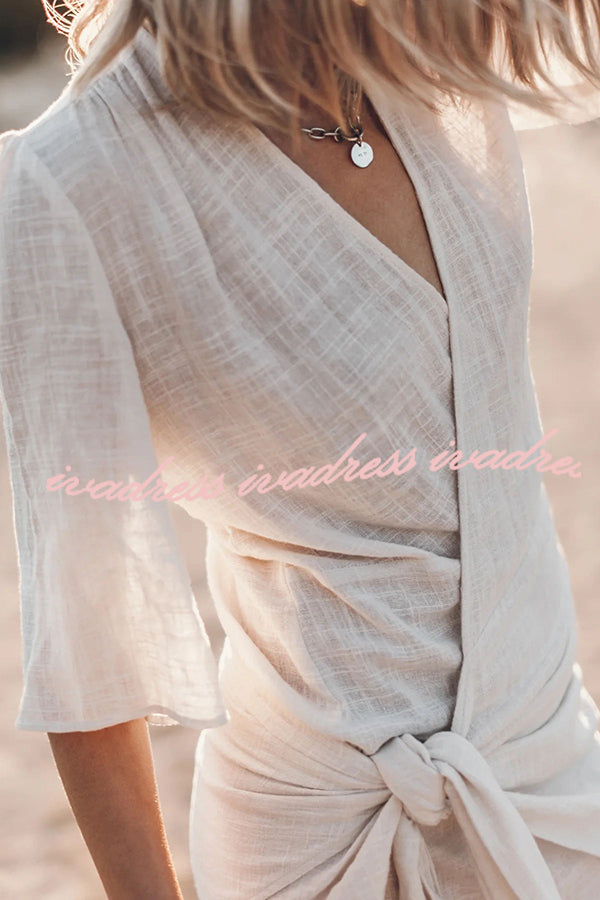 Vestido corto cruzado anudado de mezcla de lino y algodón, fácil de llevar 