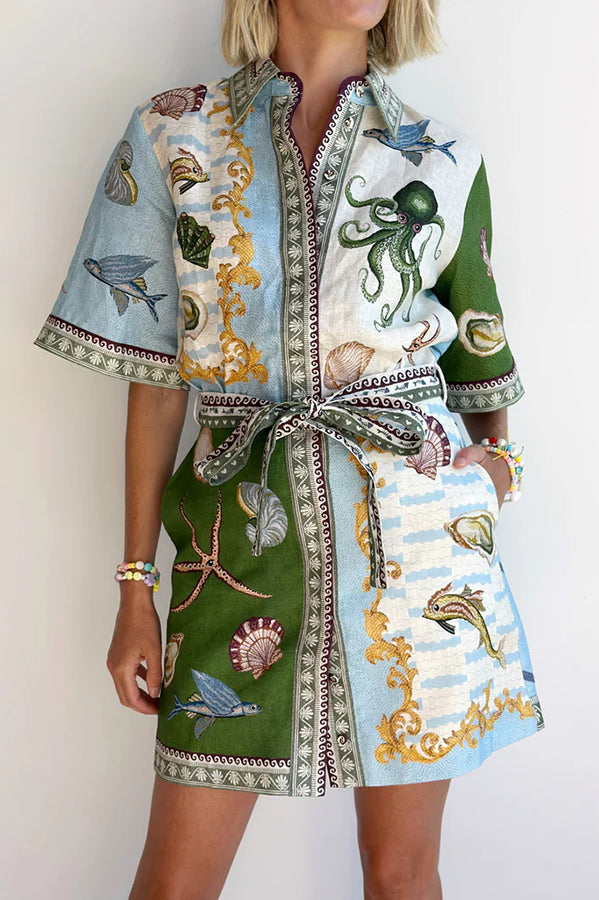 Vestido camisero corto con bolsillos y lazo, estampado único de mezcla de lino Deep Sea Dreaming 