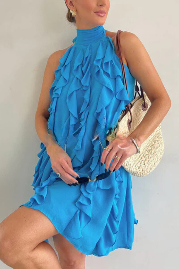 Vestido mini de gasa con cuello alto, volantes y pliegues en forma de A