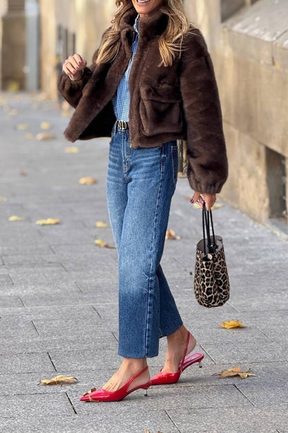 Chaqueta corta de felpa con cuello alto 