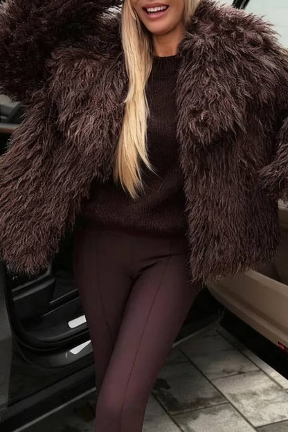 CHAQUETA DE PIEL CHOCOLATE DE ÚLTIMA TENDENCIA 