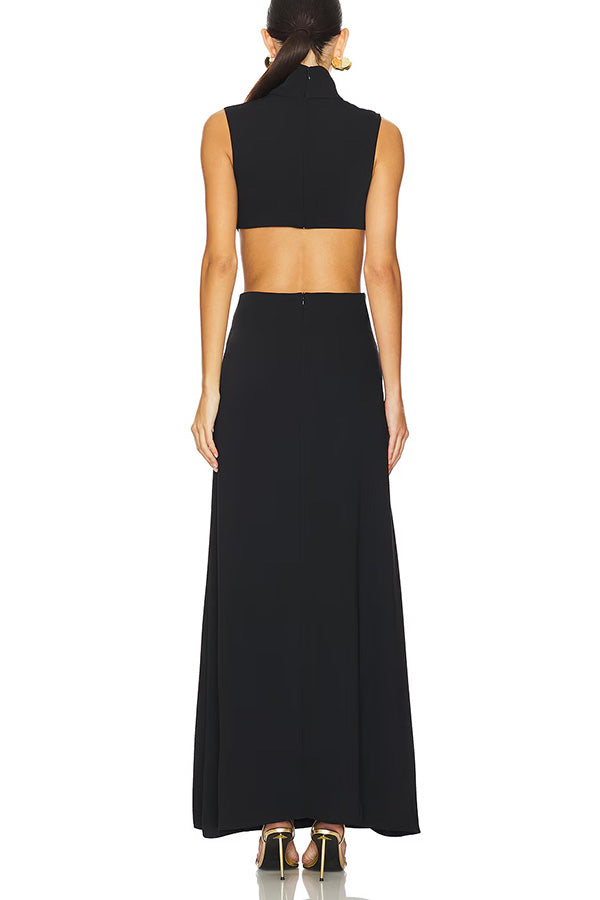 Vestido largo Avery con cuello alto, decoración metálica y cintura recortada 