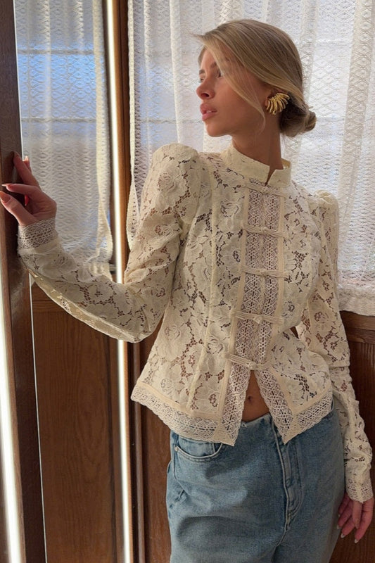 Buttoned Retro Lace Shirt